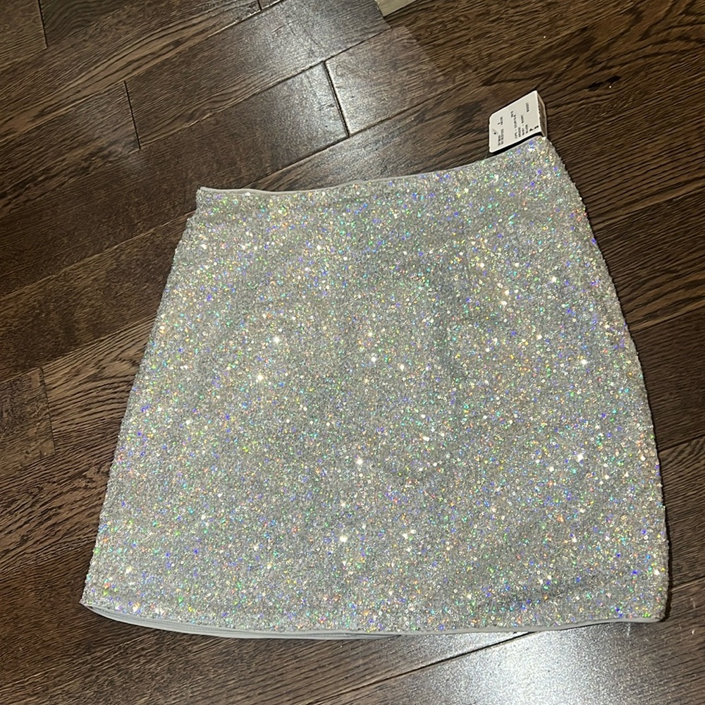 Forever 21 silver sparkle skirt. NWT